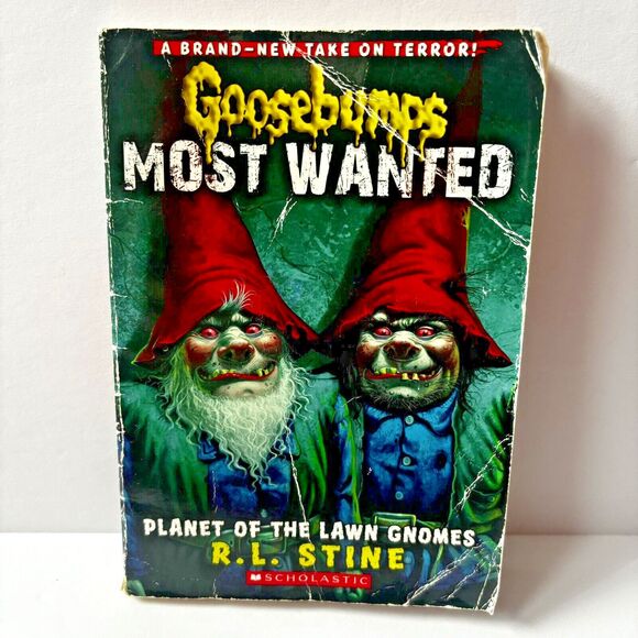 Goosebumps Book Most Wanted Planet of the Lawn Gnomes #1  R.L. Stine 2012 - Picture 1 of 4